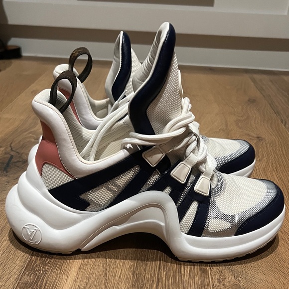 Louis Vuitton LV Archlight Sneaker - Picture 10 of 10